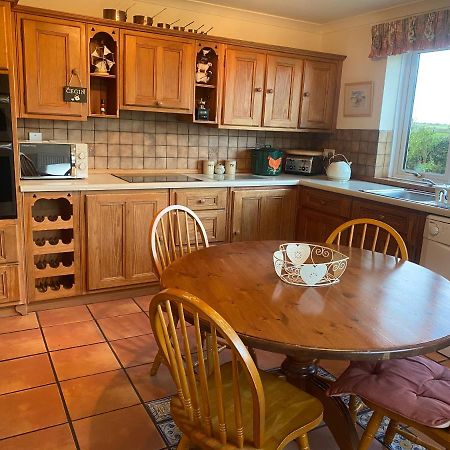 Charming 2 Bed House Near Rhoscolyn Discounts For Vila Holyhead Exterior foto