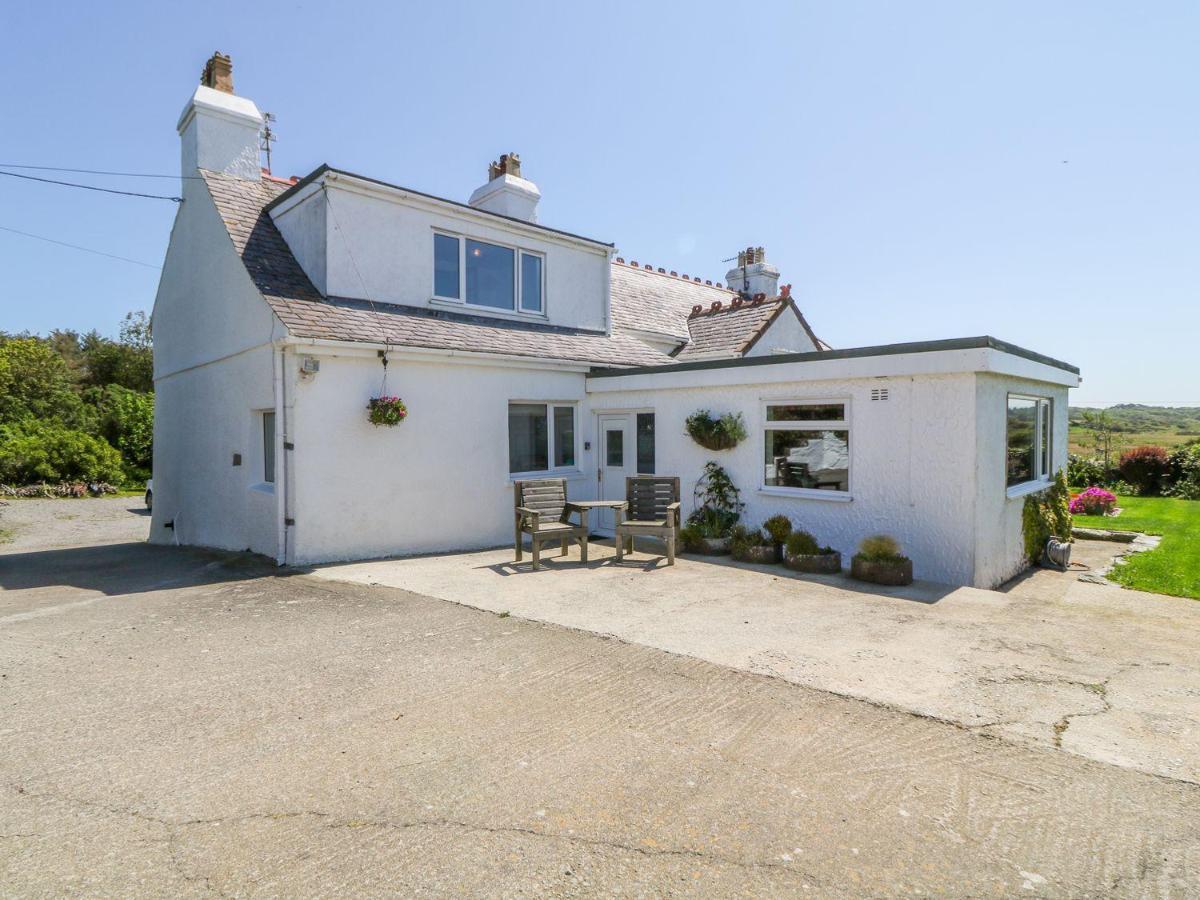 Charming 2 Bed House Near Rhoscolyn Discounts For Vila Holyhead Exterior foto