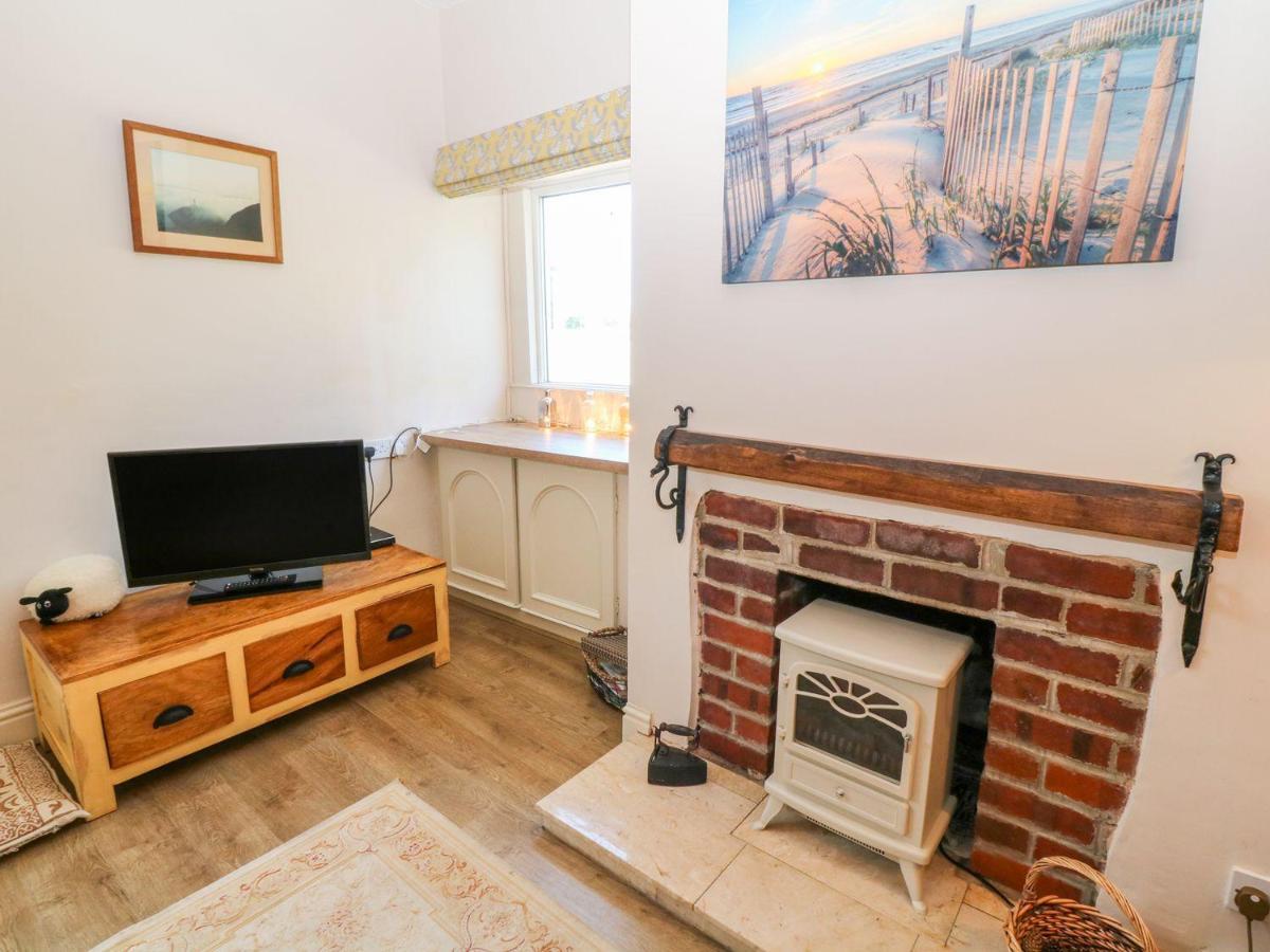 Charming 2 Bed House Near Rhoscolyn Discounts For Vila Holyhead Exterior foto