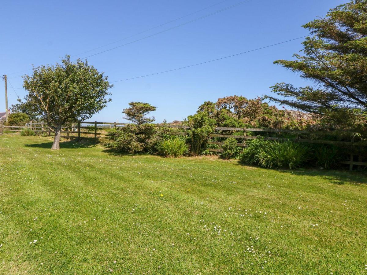 Charming 2 Bed House Near Rhoscolyn Discounts For Vila Holyhead Exterior foto