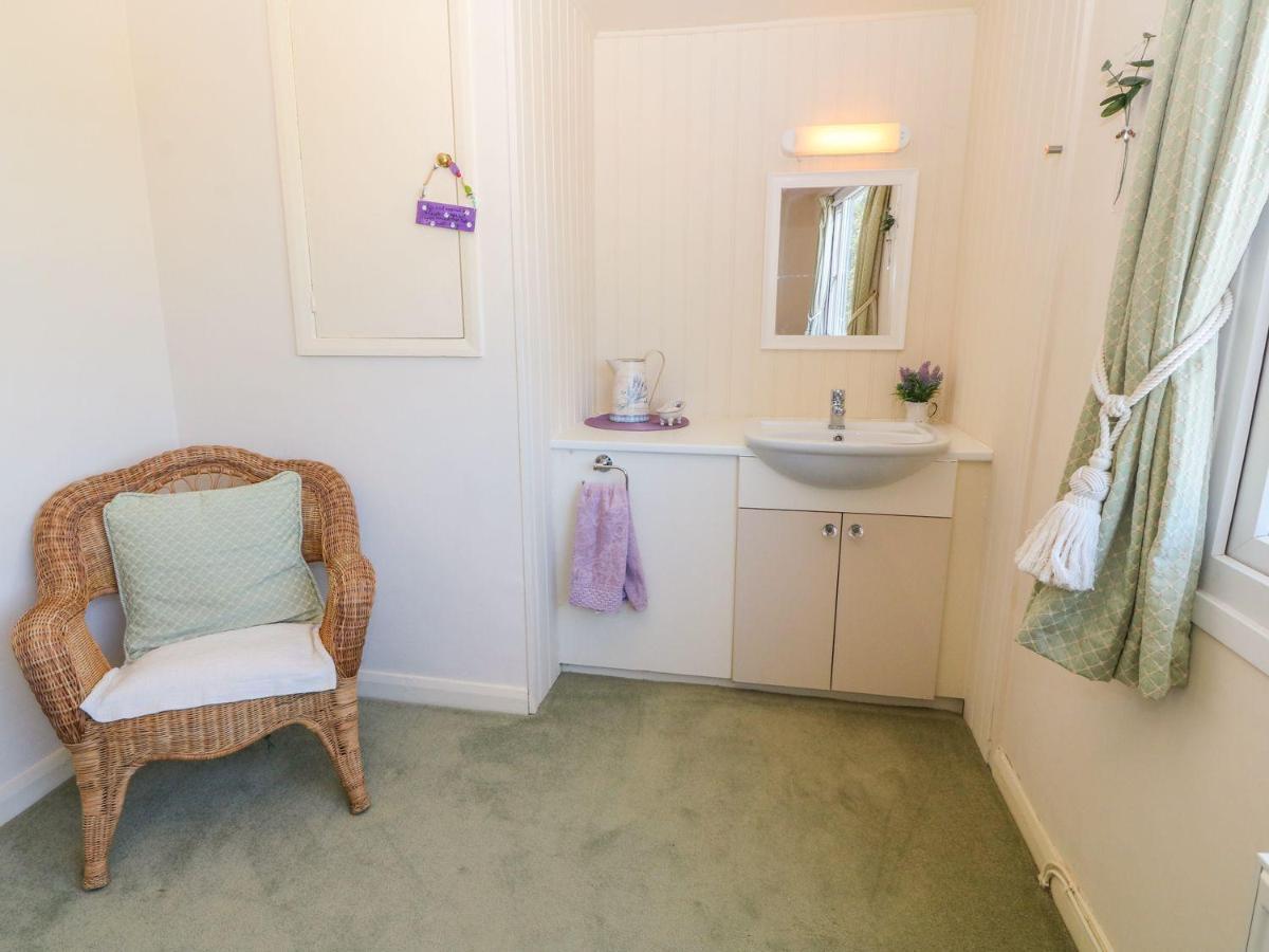 Charming 2 Bed House Near Rhoscolyn Discounts For Vila Holyhead Exterior foto